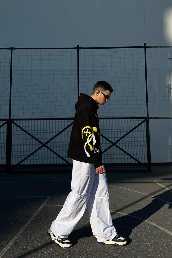 Learn to Say Printed Siyah Crop Hoodie