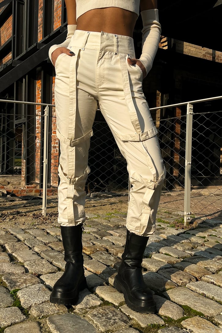 Leg Detail Krem Pantolon