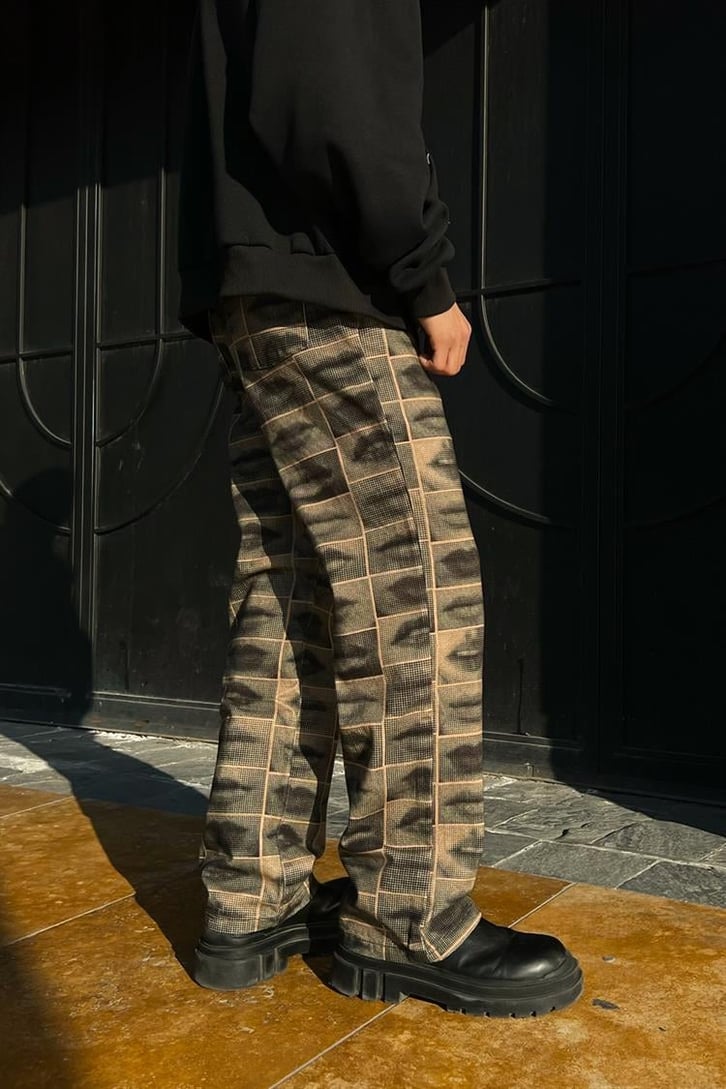 Lip Pattern Baggy Jean