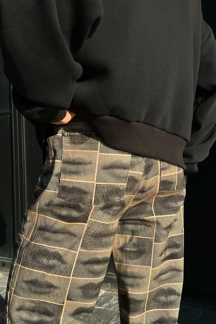 Lip Pattern Baggy Jean