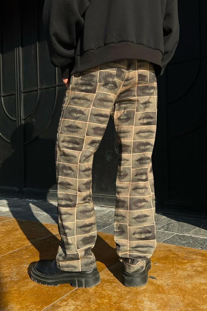 Lip Pattern Baggy Jean