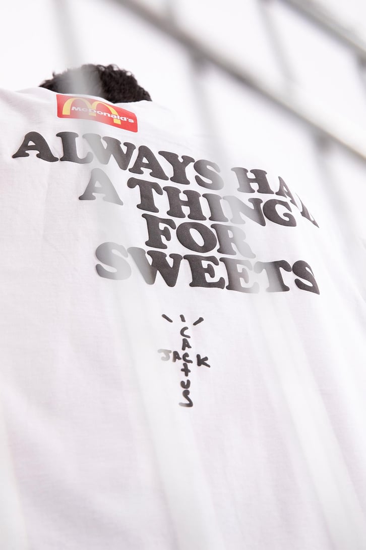 M Apple Baskılı Oversize Tshirt