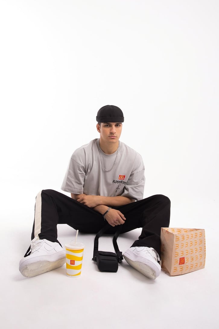 M Apple Baskılı Oversize Tshirt
