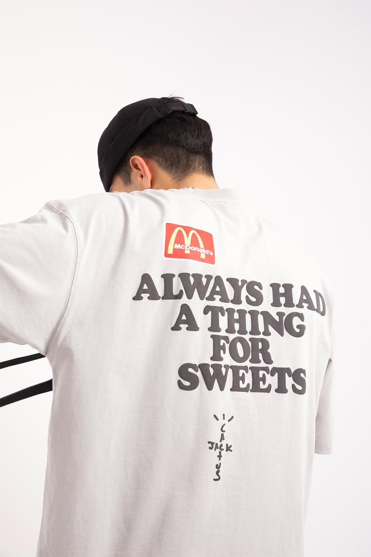 M Apple Baskılı Oversize Tshirt