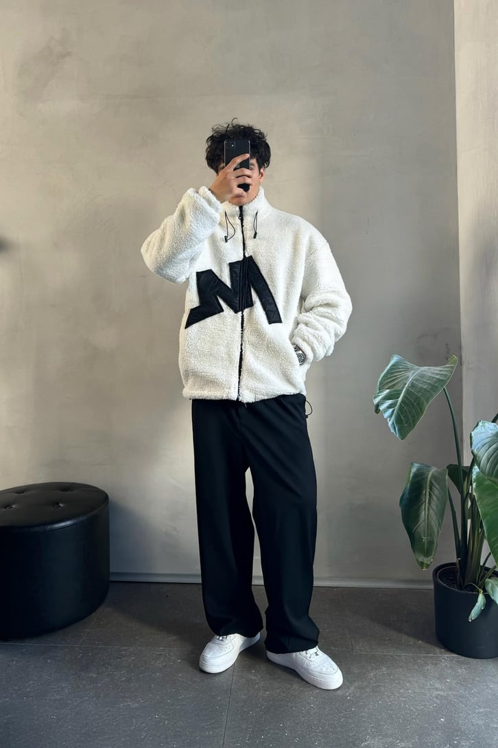 M Nakışlı Ekru Oversize Peluş Ceket