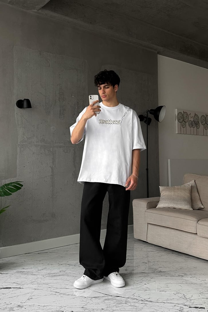 Matter Nakışlı Beyaz Oversize Tişört