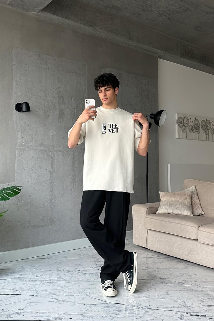 Metropolitan Baskılı Bej Oversize Tişört