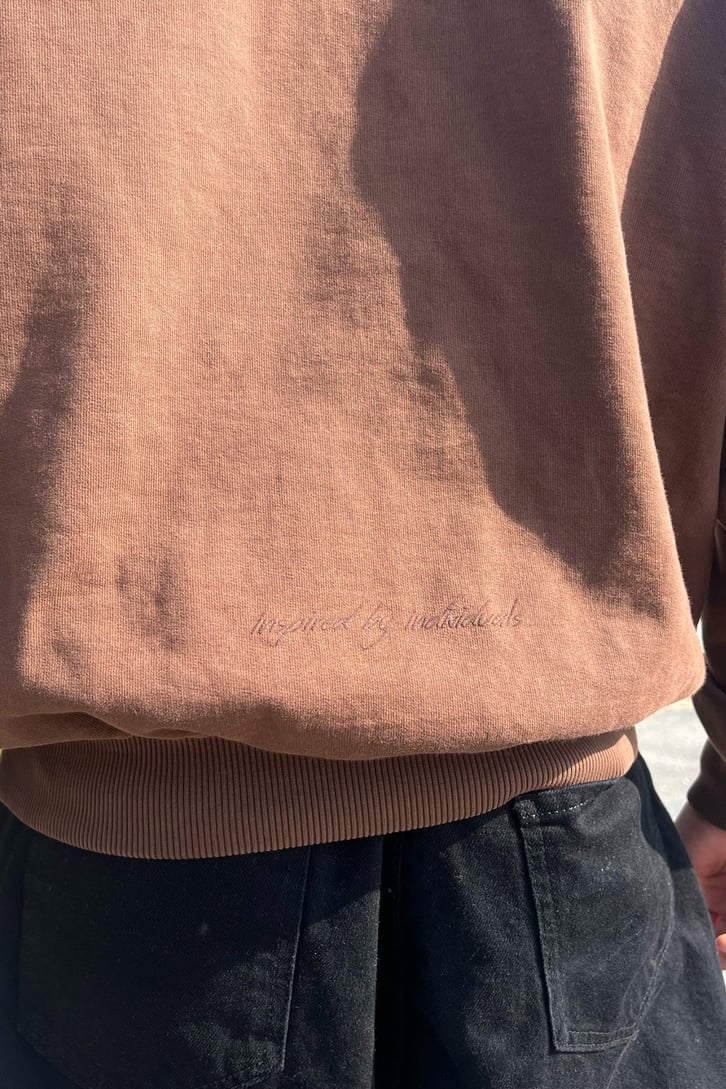 Mini Text Nakışlı Kahverengi Oversize Sweatshirt