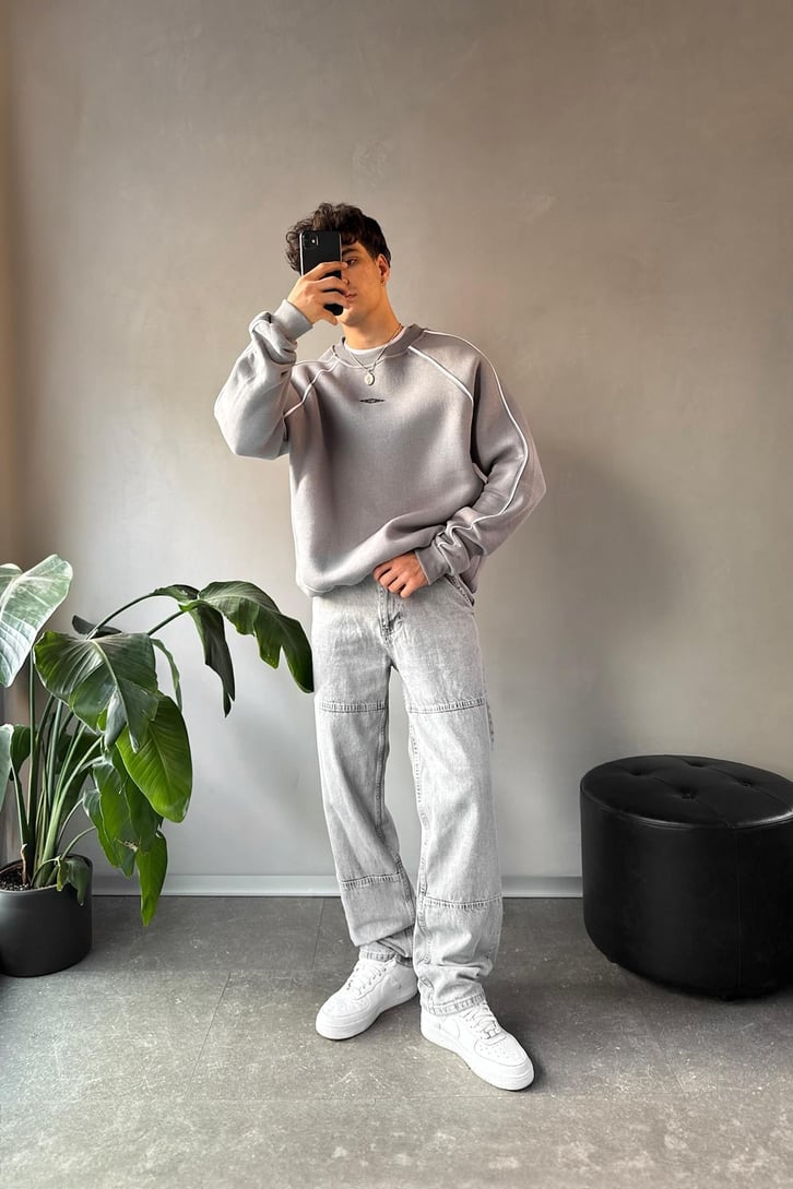 Minimal Nakışlı Bisiklet Yaka Sweatshirt