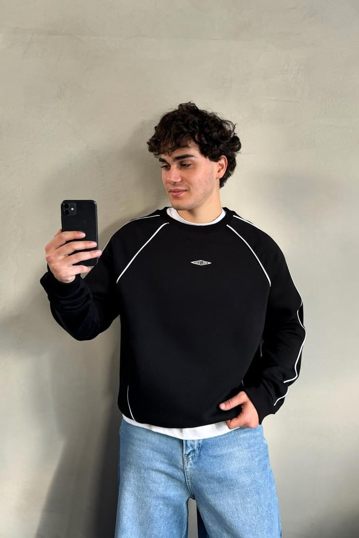 Minimal Nakışlı Bisiklet Yaka Sweatshirt