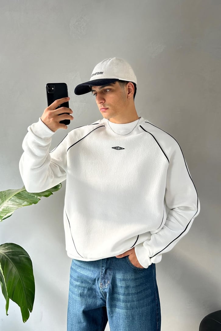 Minimal Nakışlı Bisiklet Yaka Sweatshirt