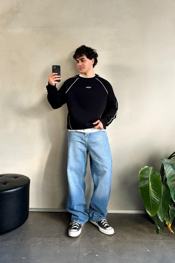 Minimal Nakışlı Bisiklet Yaka Sweatshirt