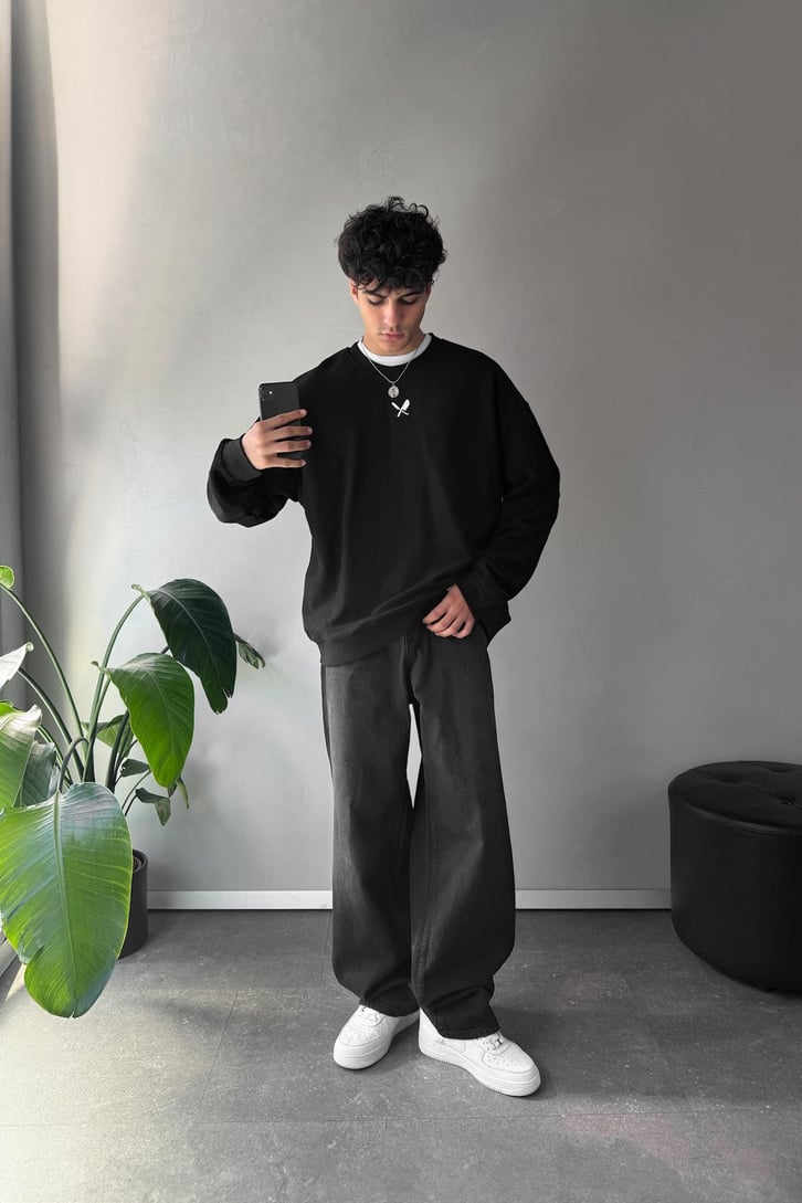 Minimal Nakışlı Oversize Sweatshirt