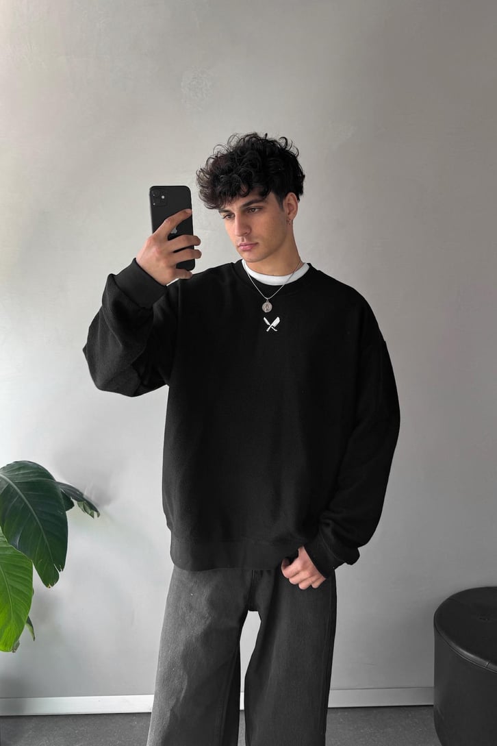 Minimal Nakışlı Oversize Sweatshirt