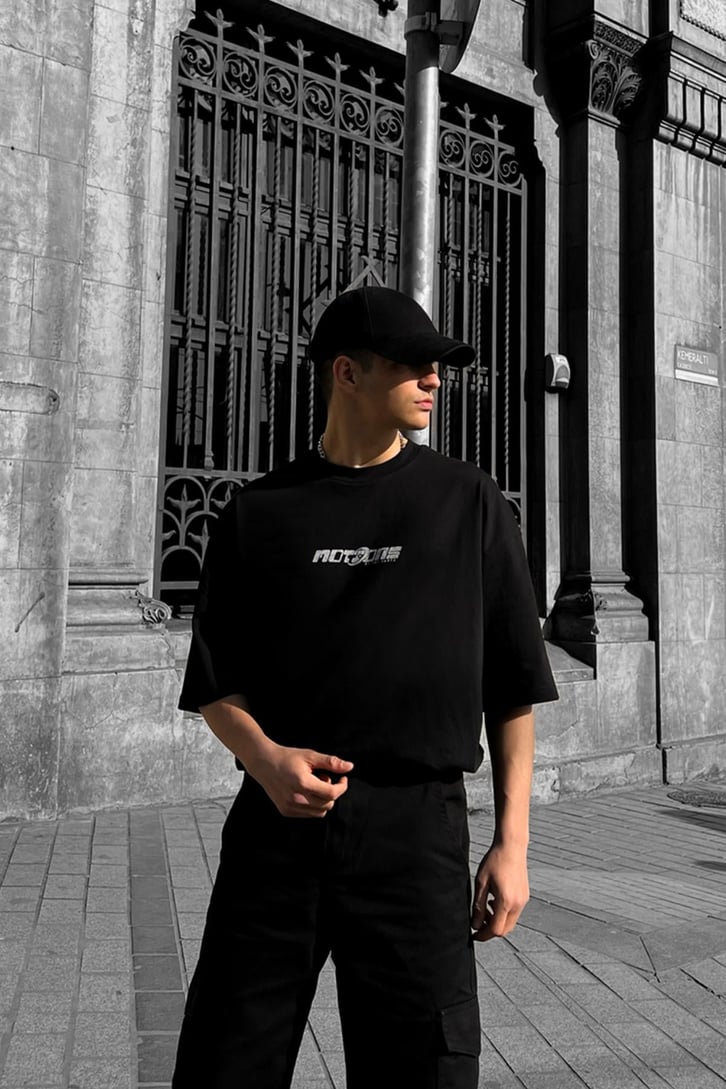 Motion Baskılı Siyah Oversize Tshirt