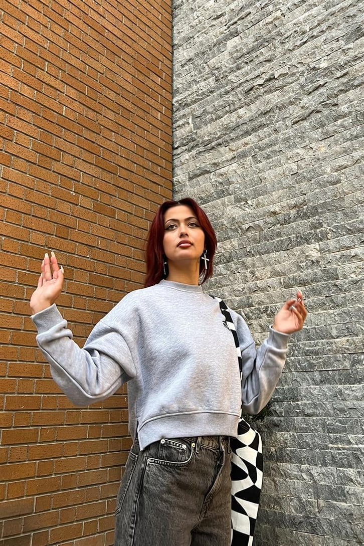 Msp Nakışlı Gri Crop Sweatshirt