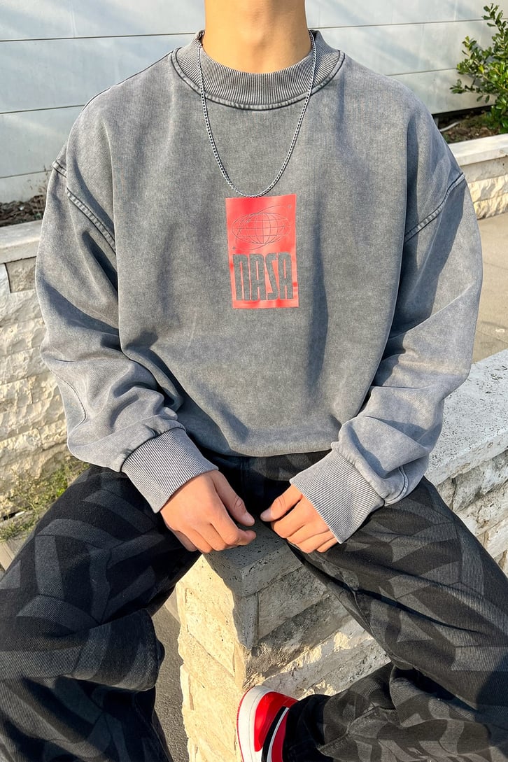 Nasa Baskılı Acid Wash Oversize Sweatshirt
