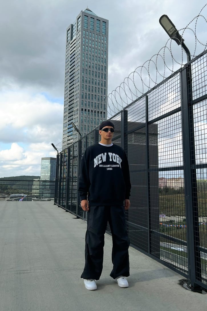 New York Baskılı Siyah Oversize Sweatshirt