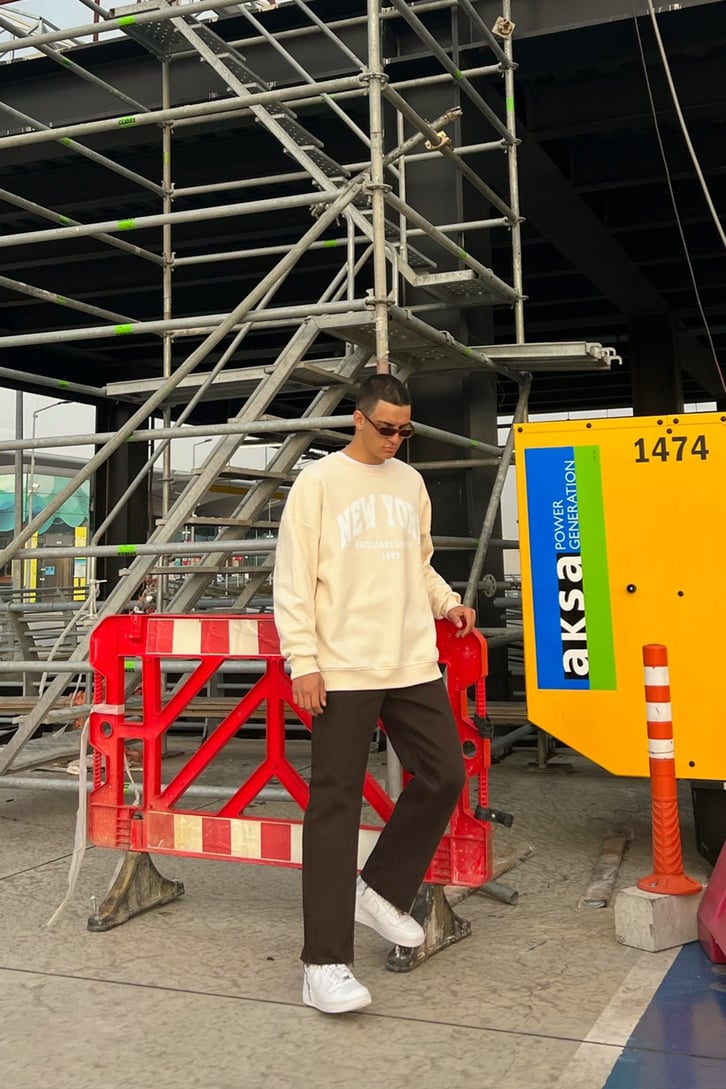 New York Baskılı Taş Rengi Oversize Sweatshirt