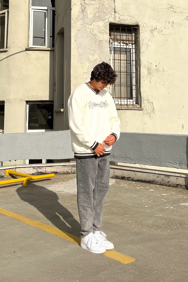 Official Nakışlı Ekru Oversize Sweatshirt
