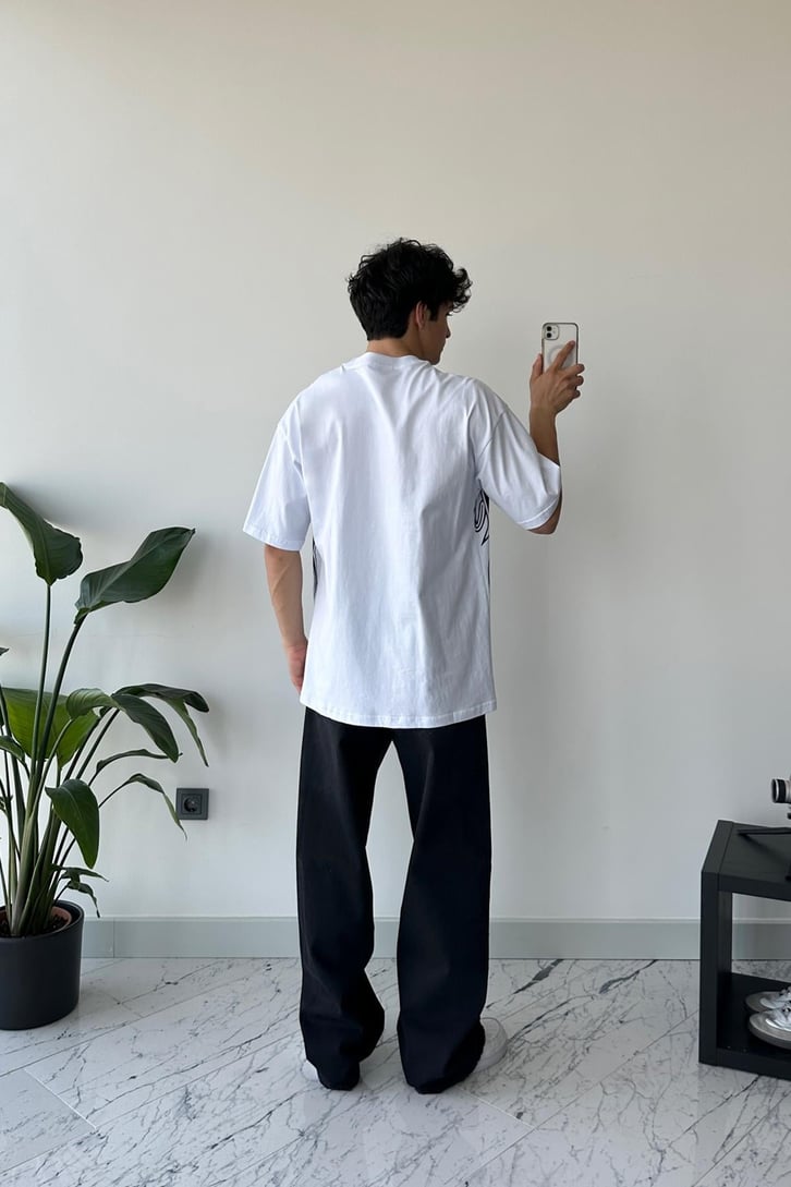 Ön Baskılı Beyaz Oversize Tişört