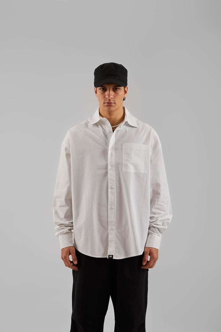 Ön Cepli Beyaz Oversize Gömlek