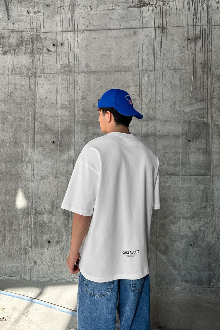 Ön Cepli Ekru Oversize Tişört