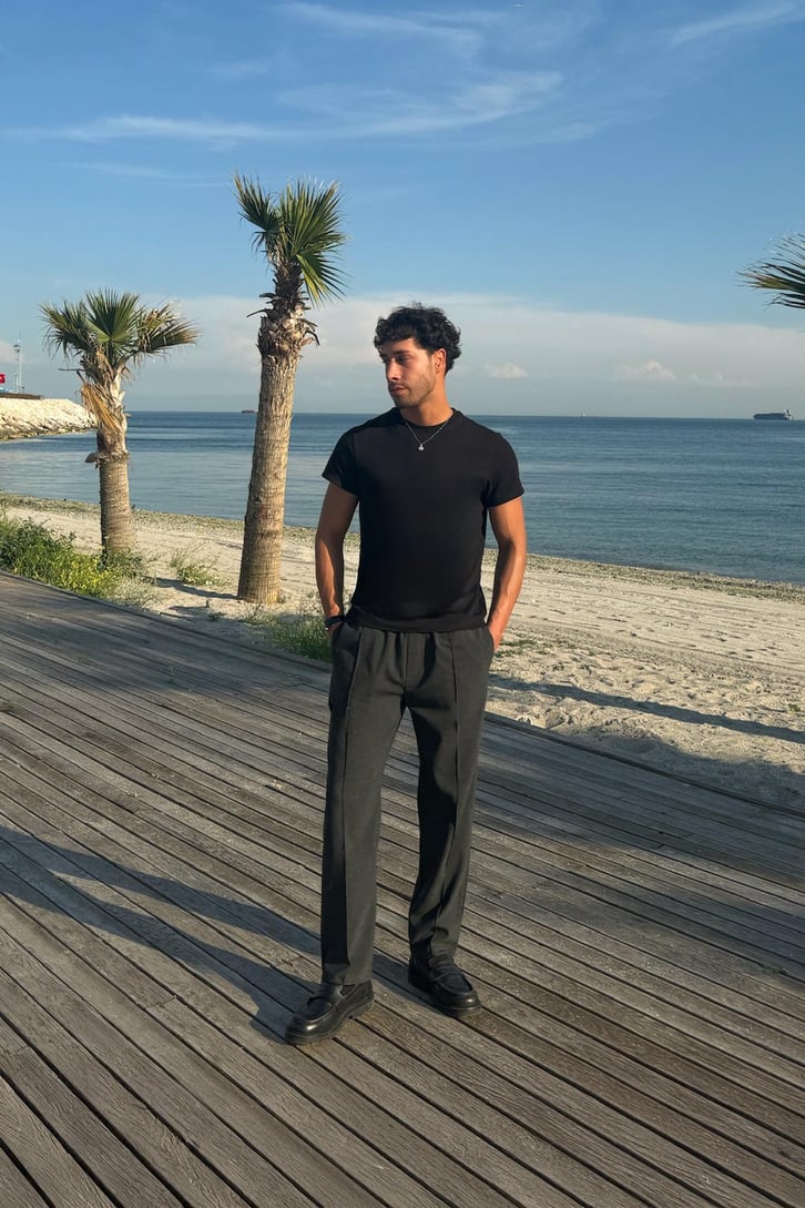 Ön Dikiş Detaylı Bel Lastikli Kumaş Pantolon