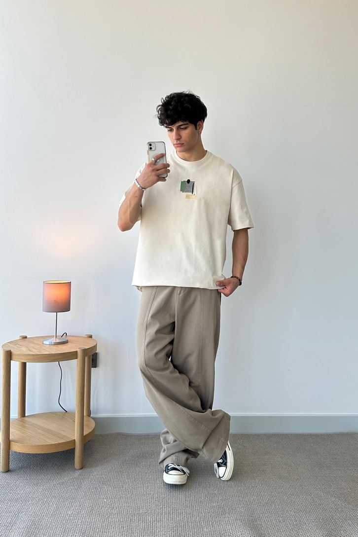 Ön Nakışlı Bej Oversize Tişört