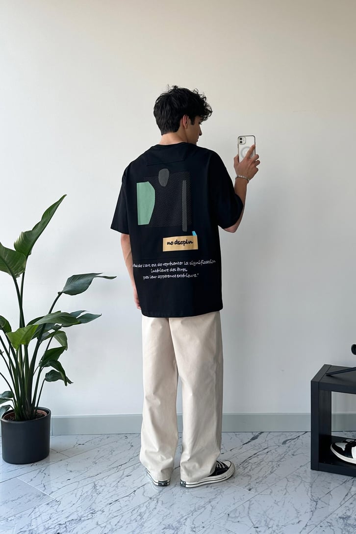 Ön Nakışlı Siyah Oversize Tişört