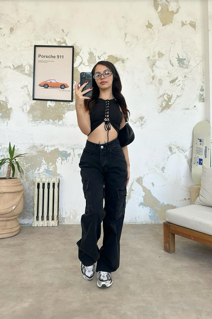 Önü İplik Detaylı Crop Top