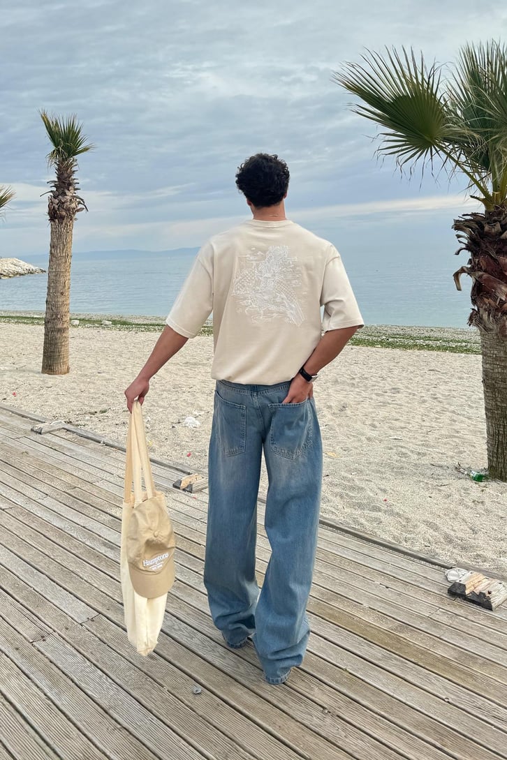 Ostrich Sırt Nakışlı Oversize Tişört