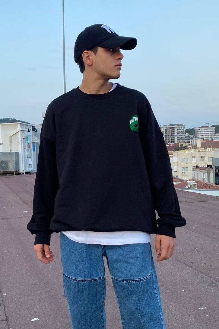 OVERSIZE BASKILI SWEATSHIRT