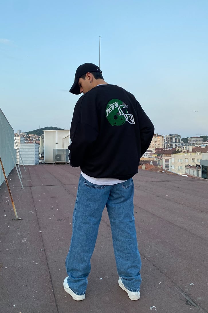 OVERSIZE BASKILI SWEATSHIRT