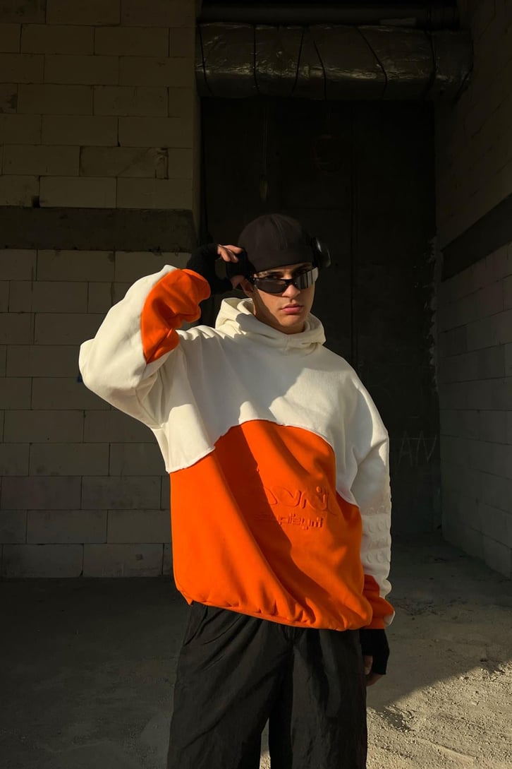 Parçalı Kabartma Baskılı Turuncu İçi Pamuklu Oversize Hoodie