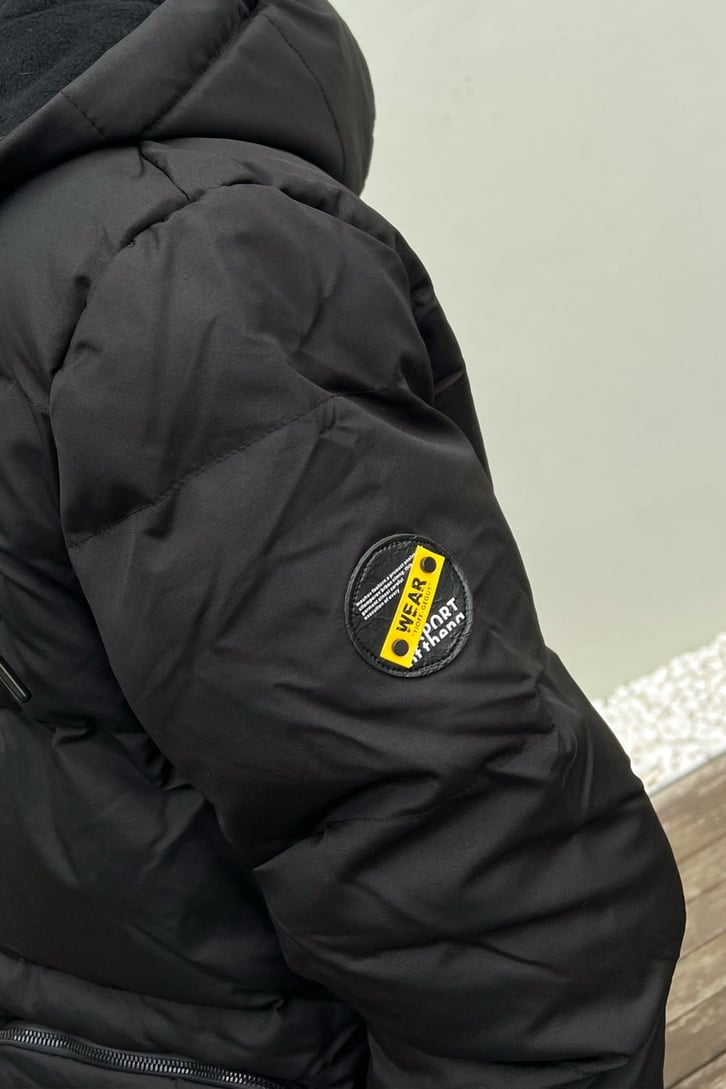 Pocket Detail Siyah Şişme Mont