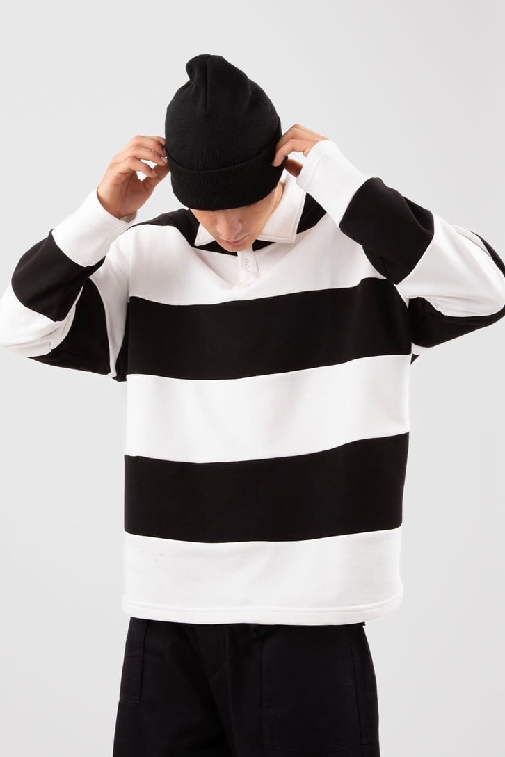 Polo Yaka Çizgili Siyah Sweatshirt