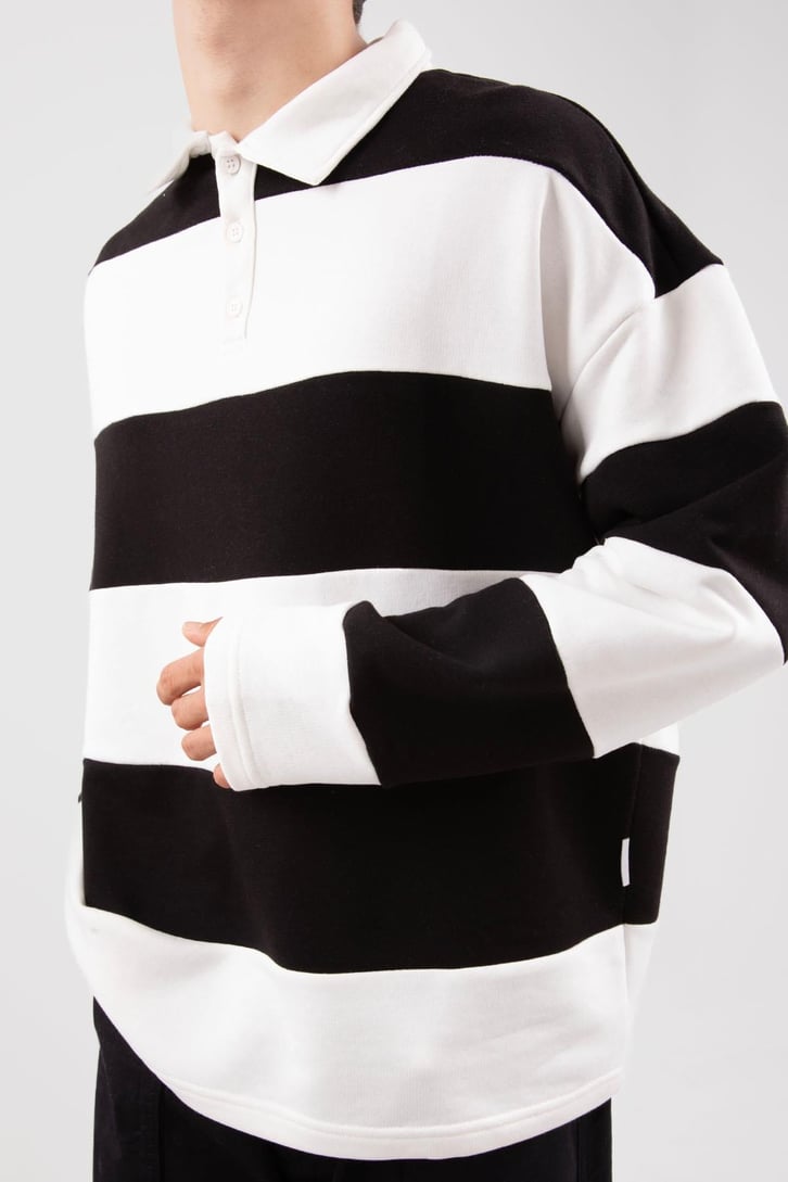 Polo Yaka Çizgili Siyah Sweatshirt