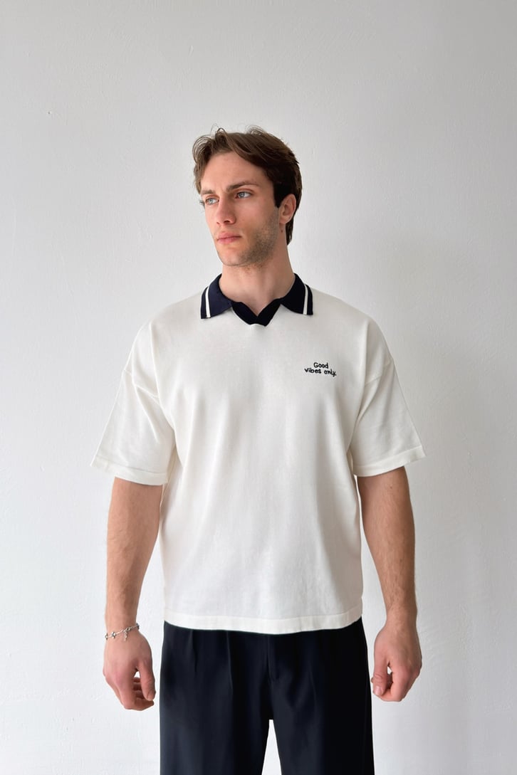 Polo Yaka Good Vibes Nakışlı Triko Tişört