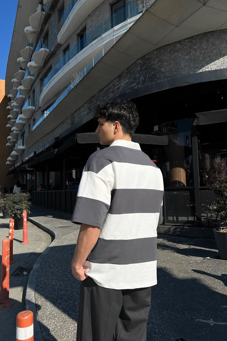 Polo Yaka Yatay Çizgili Koyu Gri Oversize Tişört