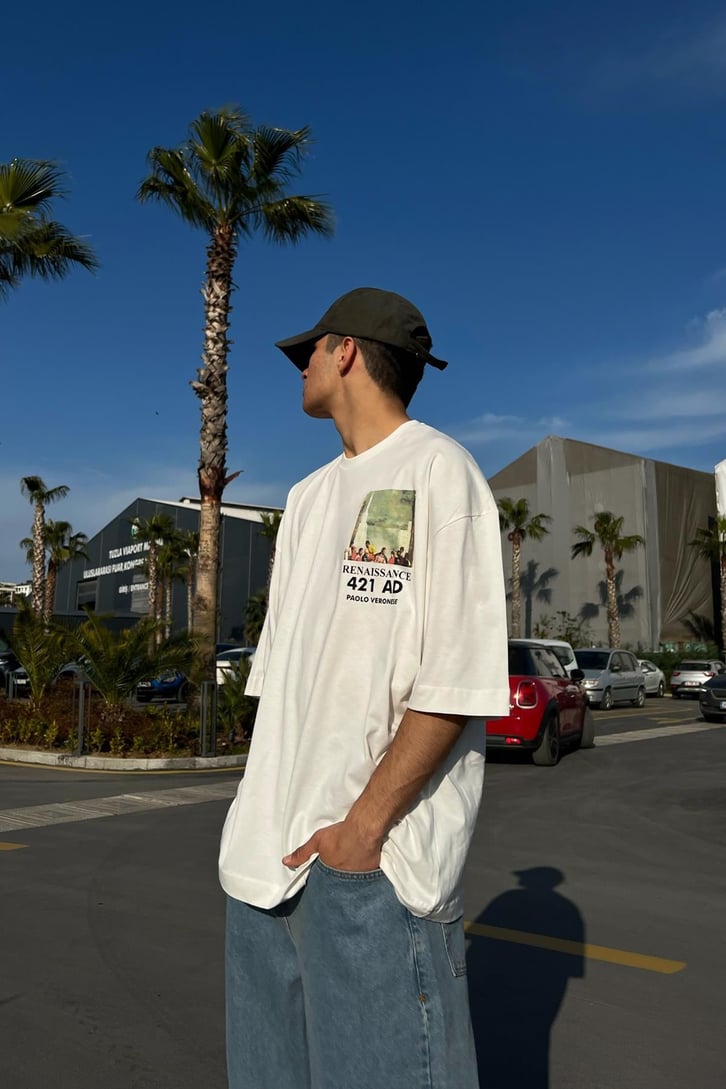 Renaissance Baskılı Ekru Oversize Tshirt