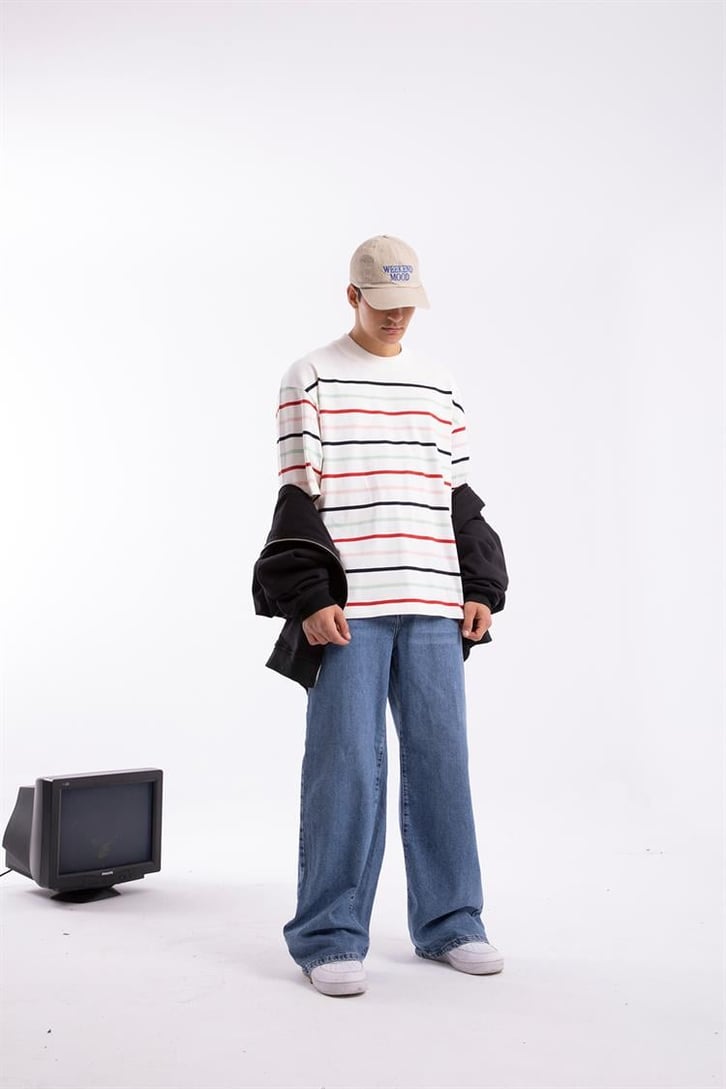 Renkli Çizgili Beyaz Oversize Tişört