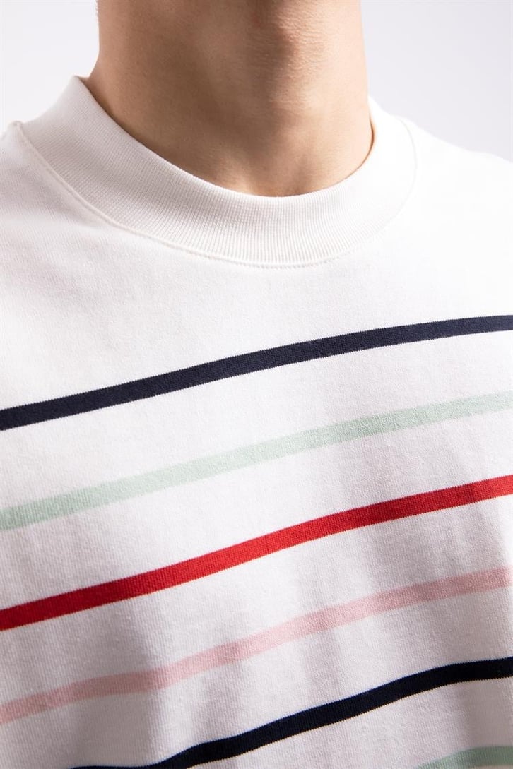 Renkli Çizgili Beyaz Oversize Tişört