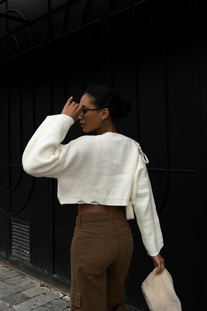 Ripped Detail Krem Oversize Crop Kazak