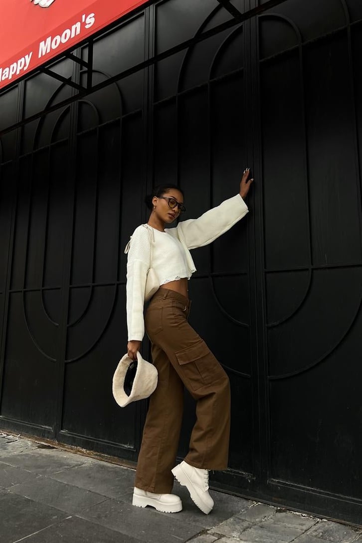 Ripped Detail Krem Oversize Crop Kazak