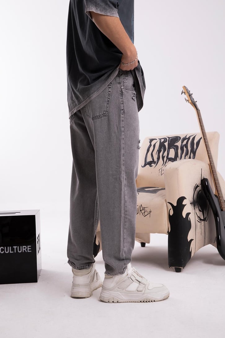 Ripped Detail Regular Fit Jean