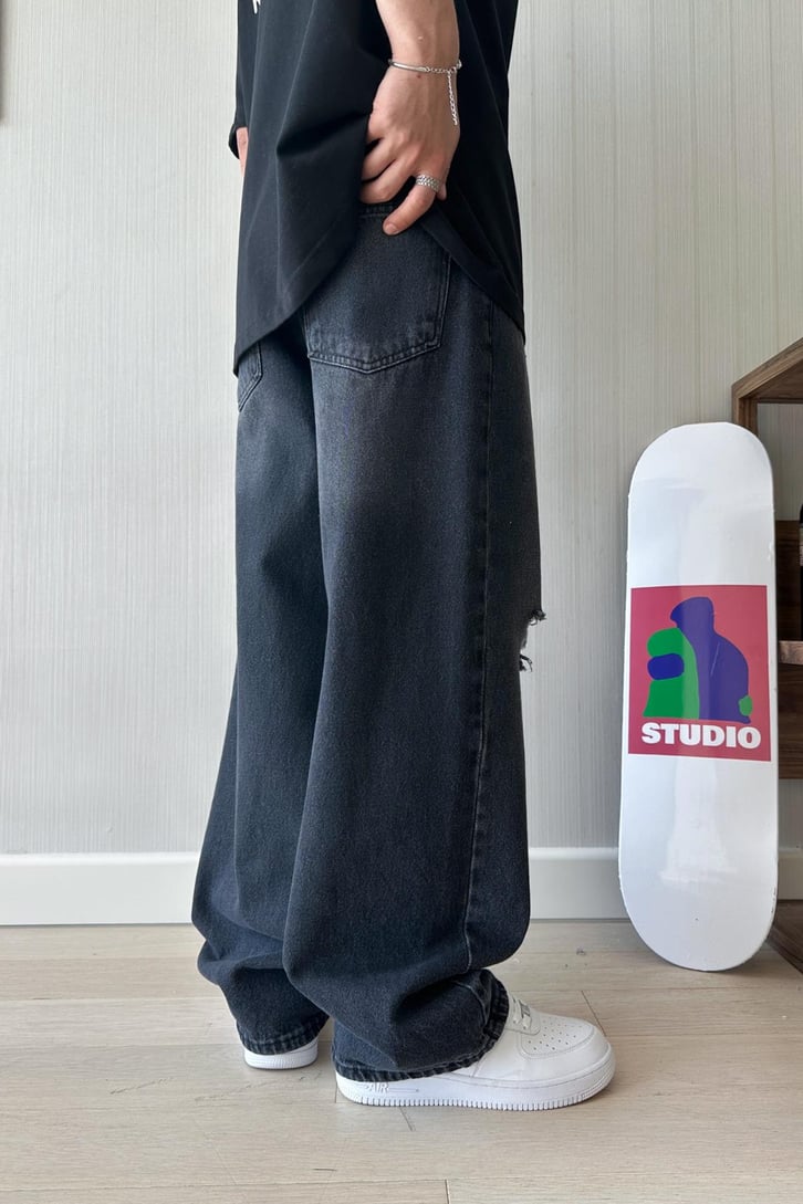 Ripped Yıkamalı Siyah Baggy Jean