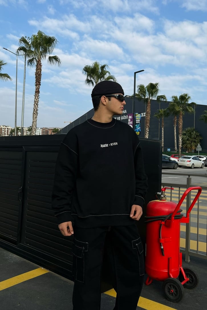 Rv Againts The World Sırt Baskılı Siyah Sweatshirt
