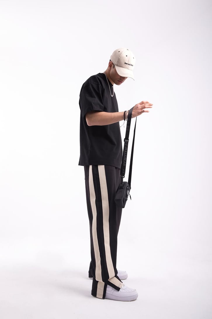 Şeritli Yırtmaç Detay Outfit Eşofman Altı
