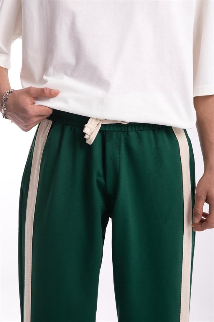 Şeritli Yırtmaç Detay Yeşil Outfit Eşofman Altı